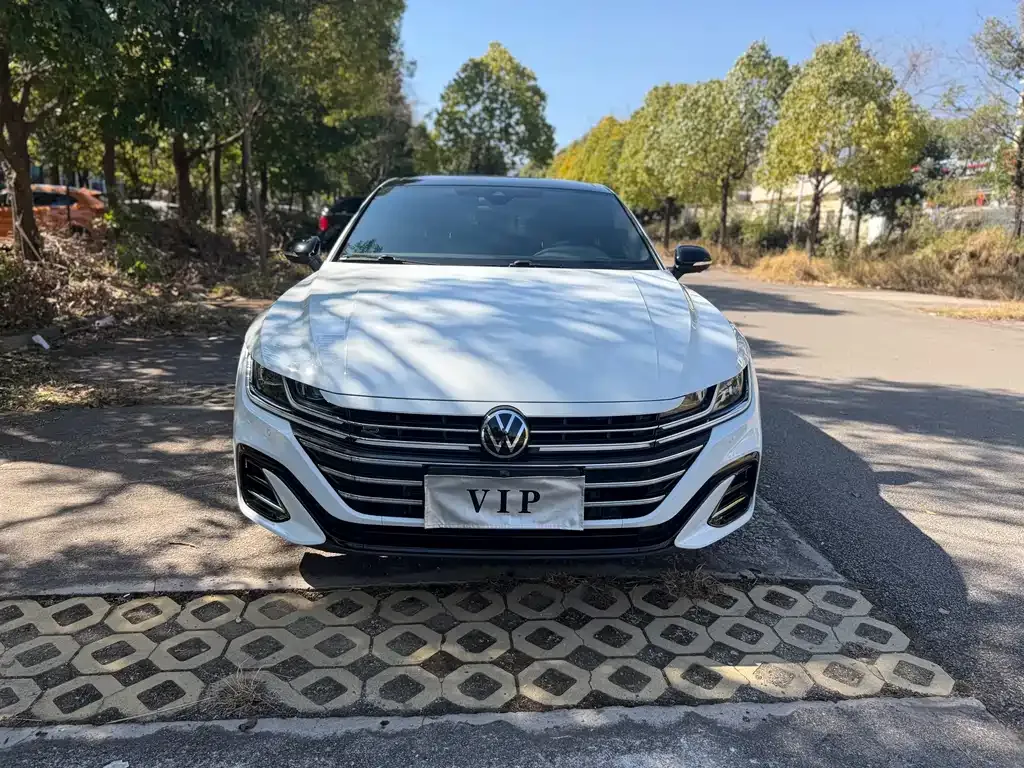 Volkswagen CC 2023 из CN, фото 1