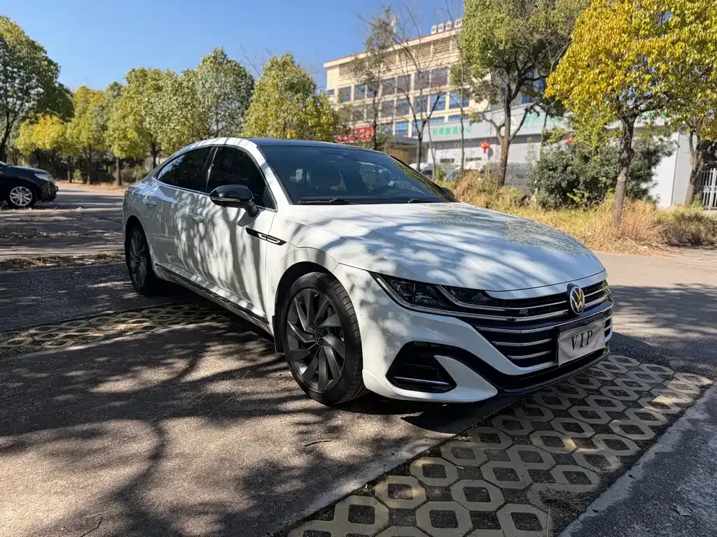Volkswagen CC 2023 из CN, фото 8