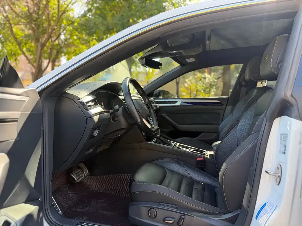 Volkswagen CC 2023 из CN, фото 3