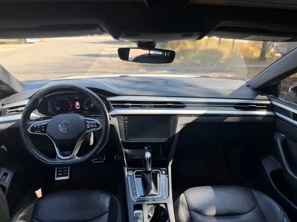 Volkswagen CC 2023 из CN, фото 4
