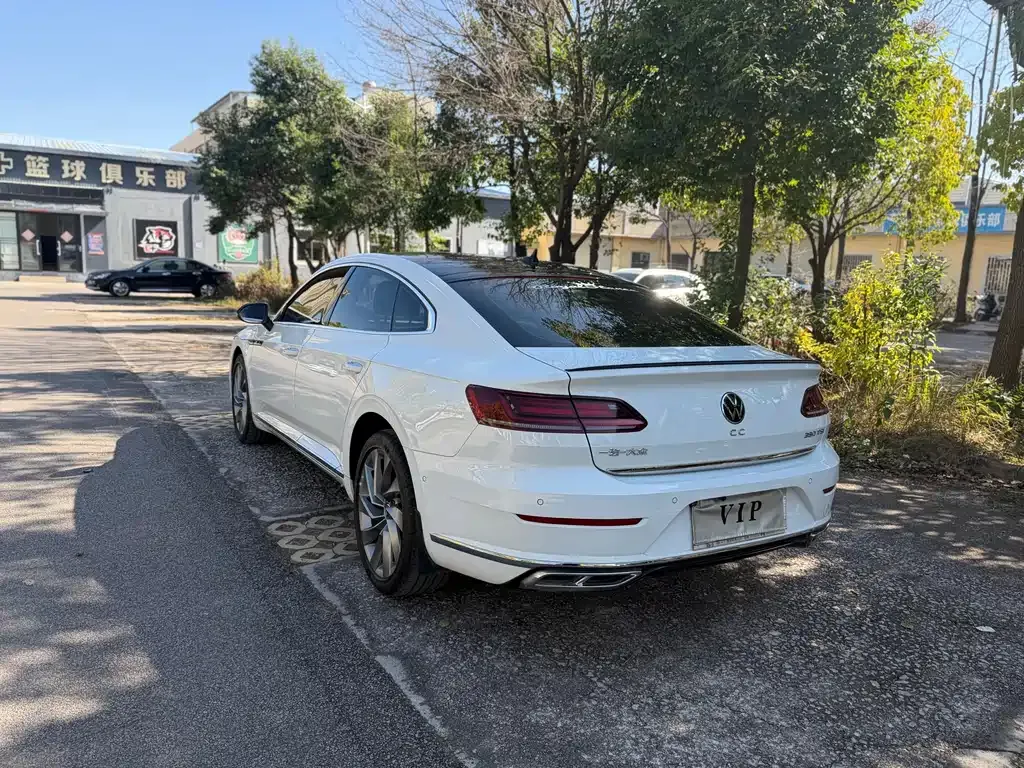 Volkswagen CC 2023 из CN, фото 7