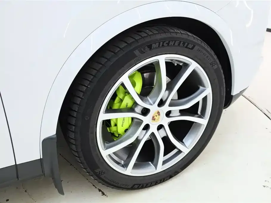 Porsche Cayenne Hybrid 2023 из CN, фото 2