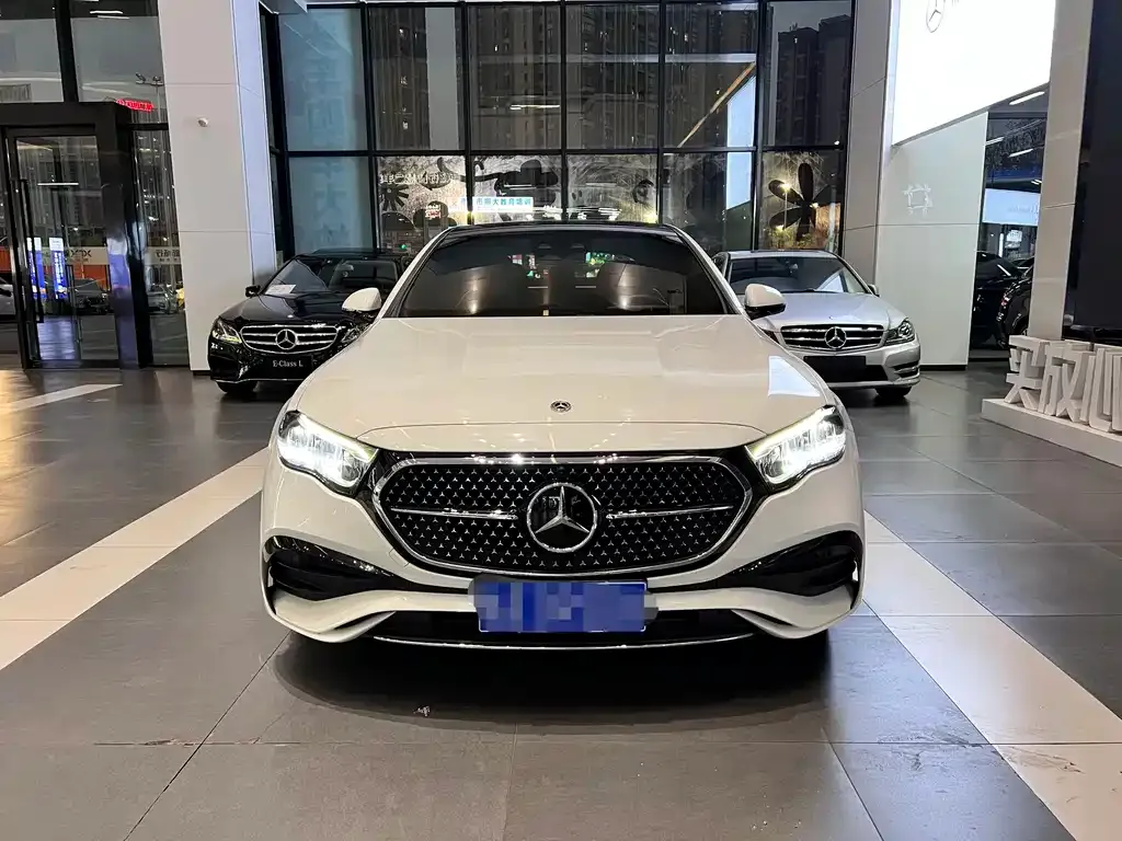 Mercedes-Benz E-Class — фото 10
