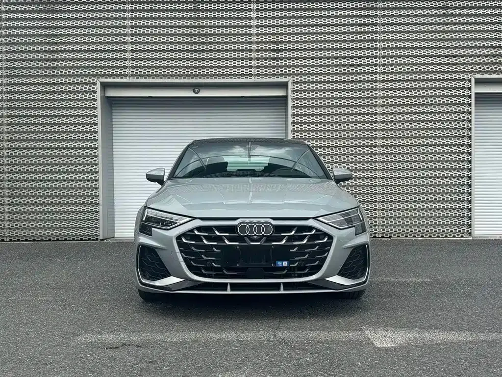 Audi A3 2024 из CN, фото 2