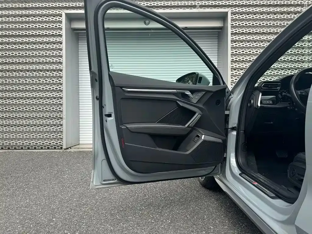 Audi A3 2024 из CN, фото 3