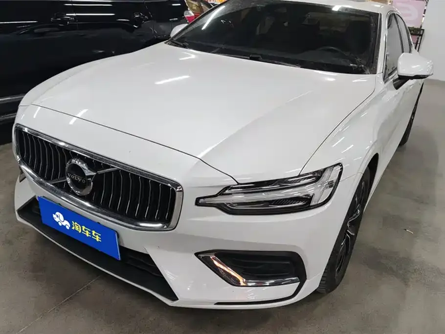 Volvo S60 2022 из CN, фото 1
