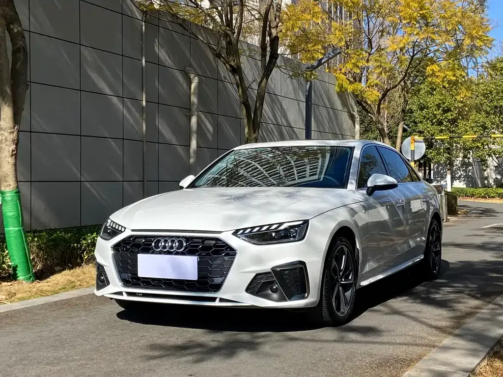 Audi A4L 2021 из CN, фото 1
