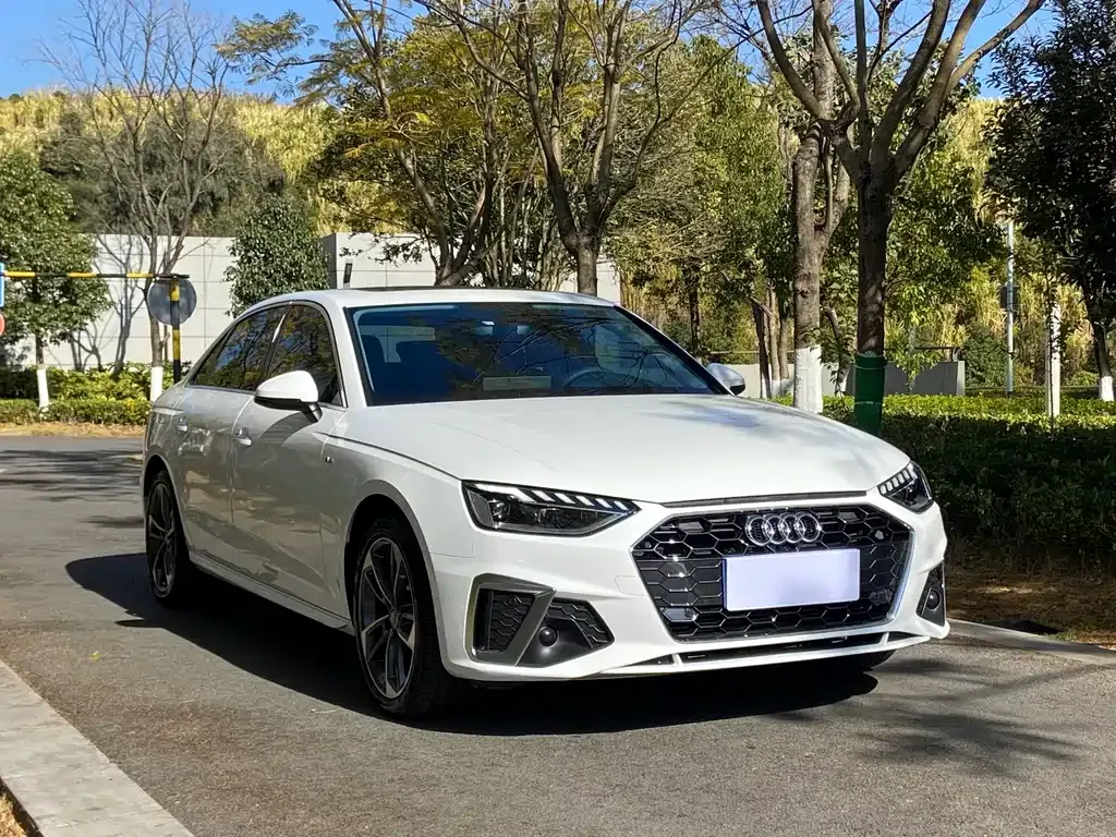 Audi A4L 2021 из CN, фото 8