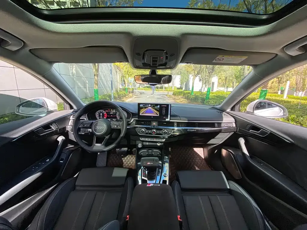 Audi A4L 2021 из CN, фото 5