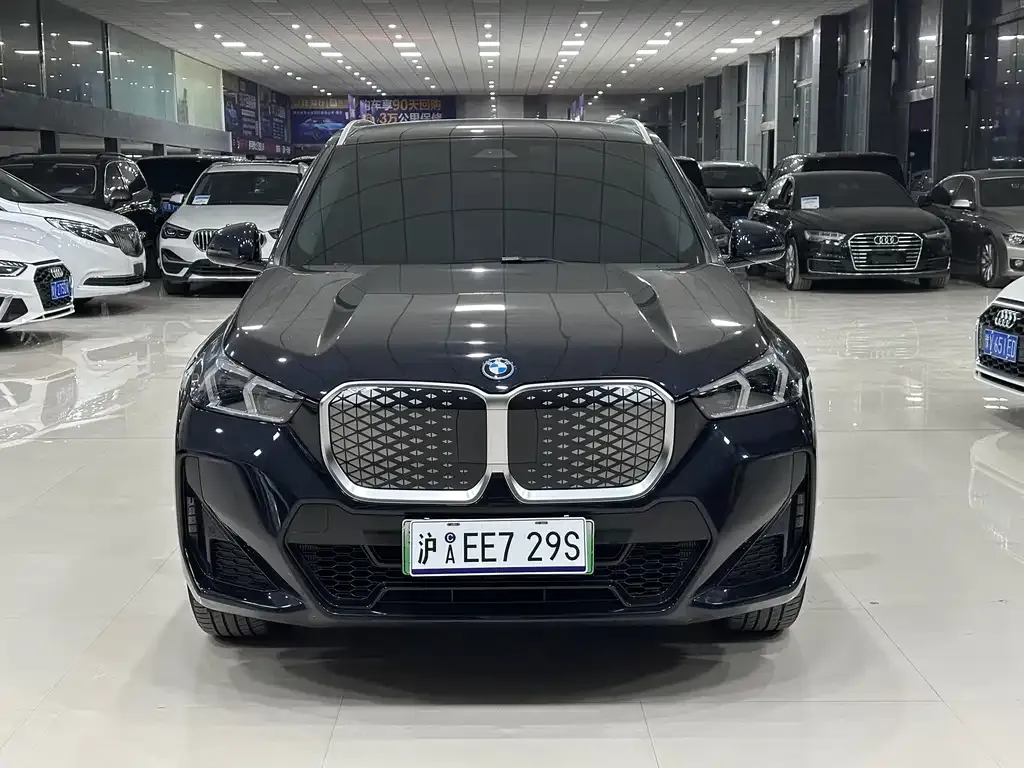 BMW iX1 2024 из CN, фото 4