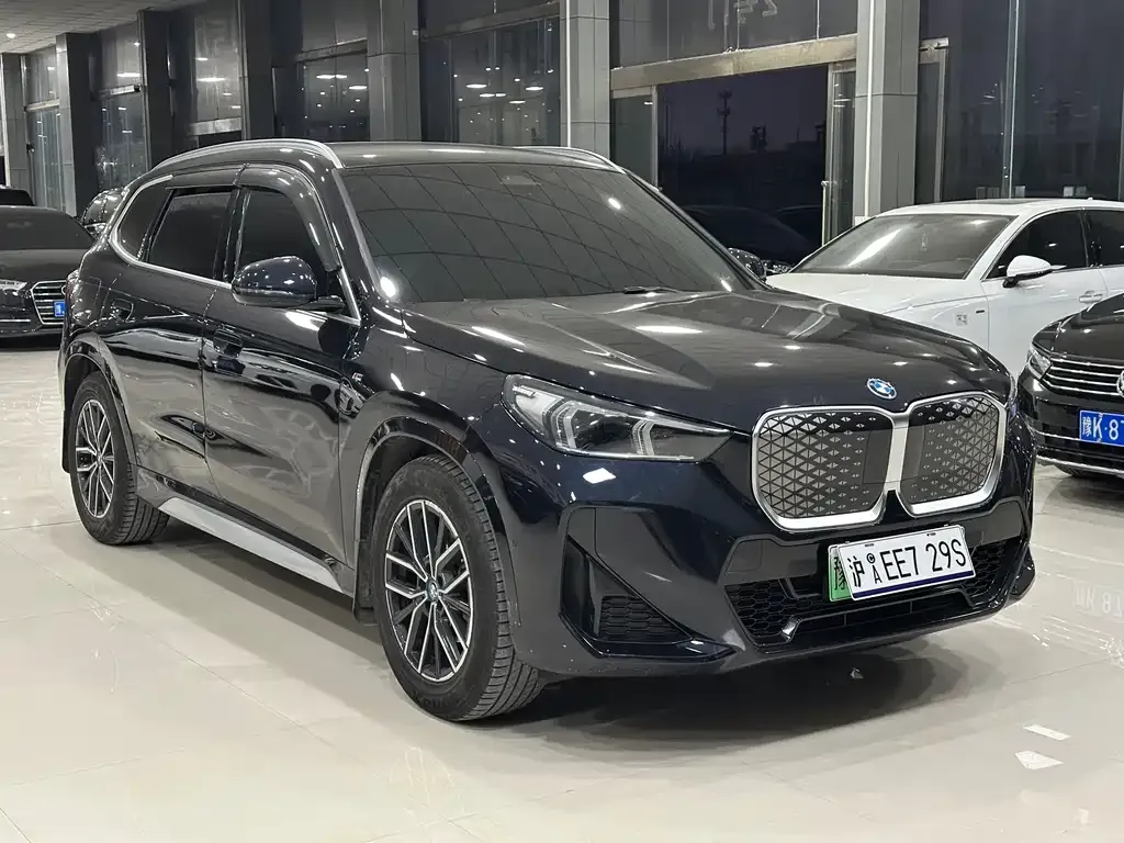 BMW iX1 2024 из CN, фото 8