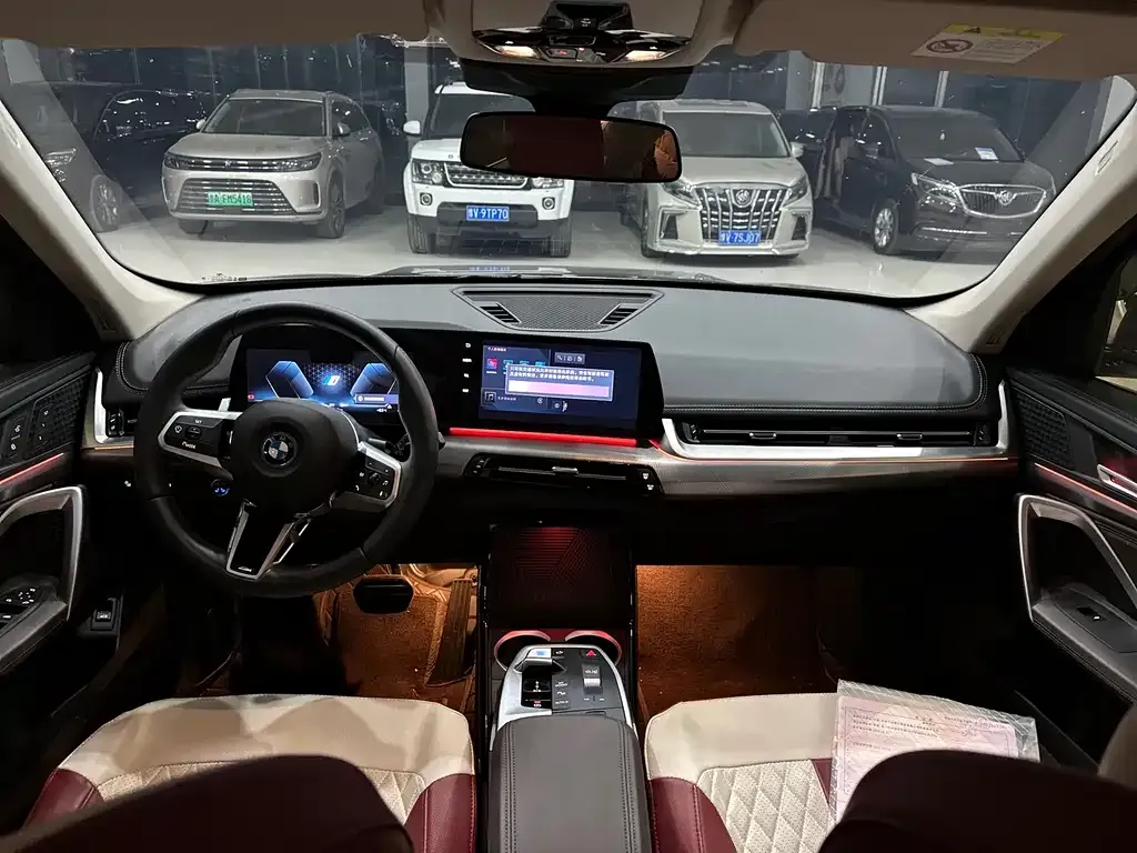 BMW iX1 2024 из CN, фото 3
