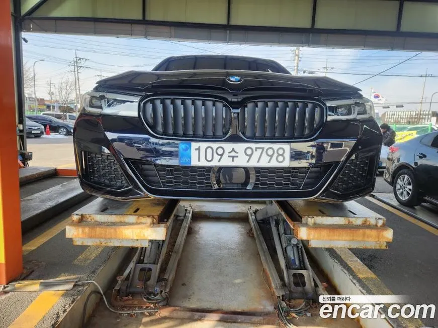 BMW 5-Series 2023 из KR, фото 1