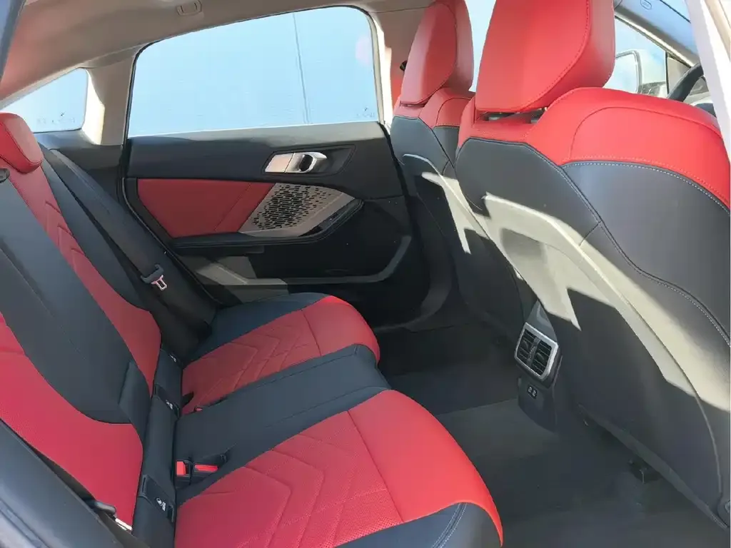 BMW 2 Series 2025 из CN, фото 2