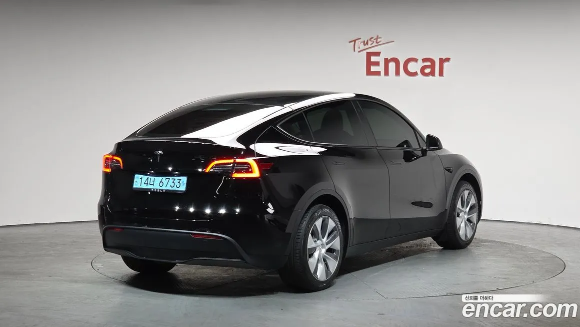 Tesla Model Y 2024 из KR, фото 2