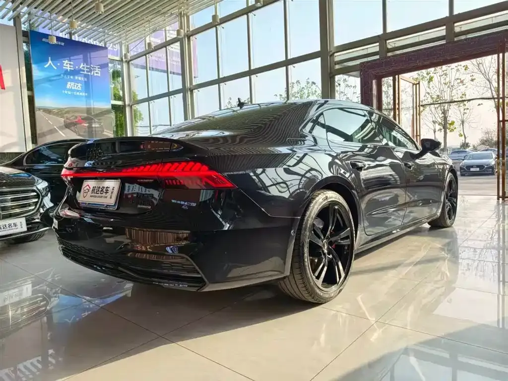 Audi A7L 2023 из CN, фото 9