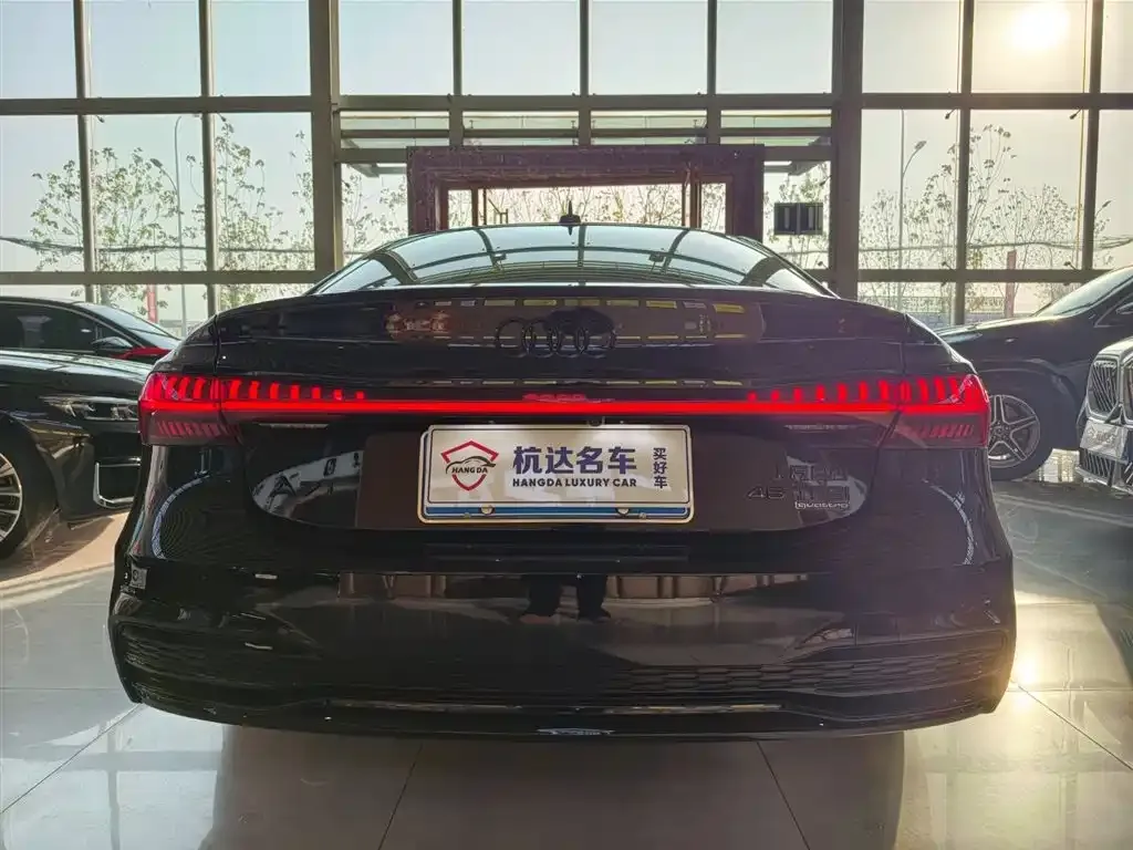 Audi A7L 2023 из CN, фото 6