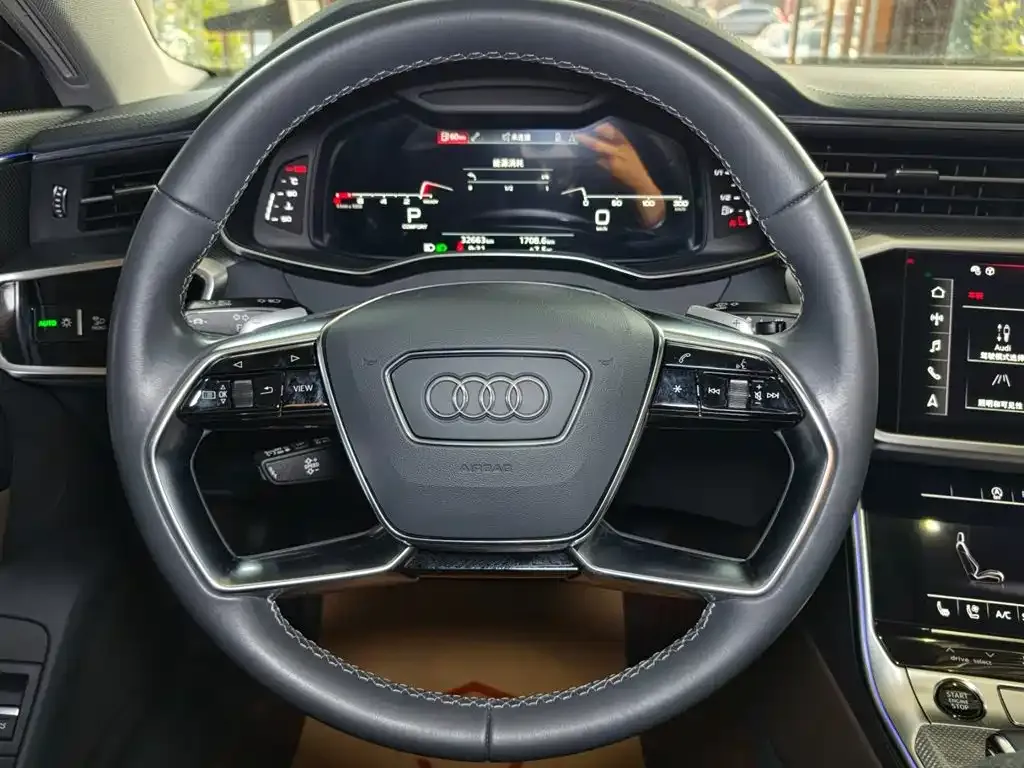 Audi A7L 2023 из CN, фото 2