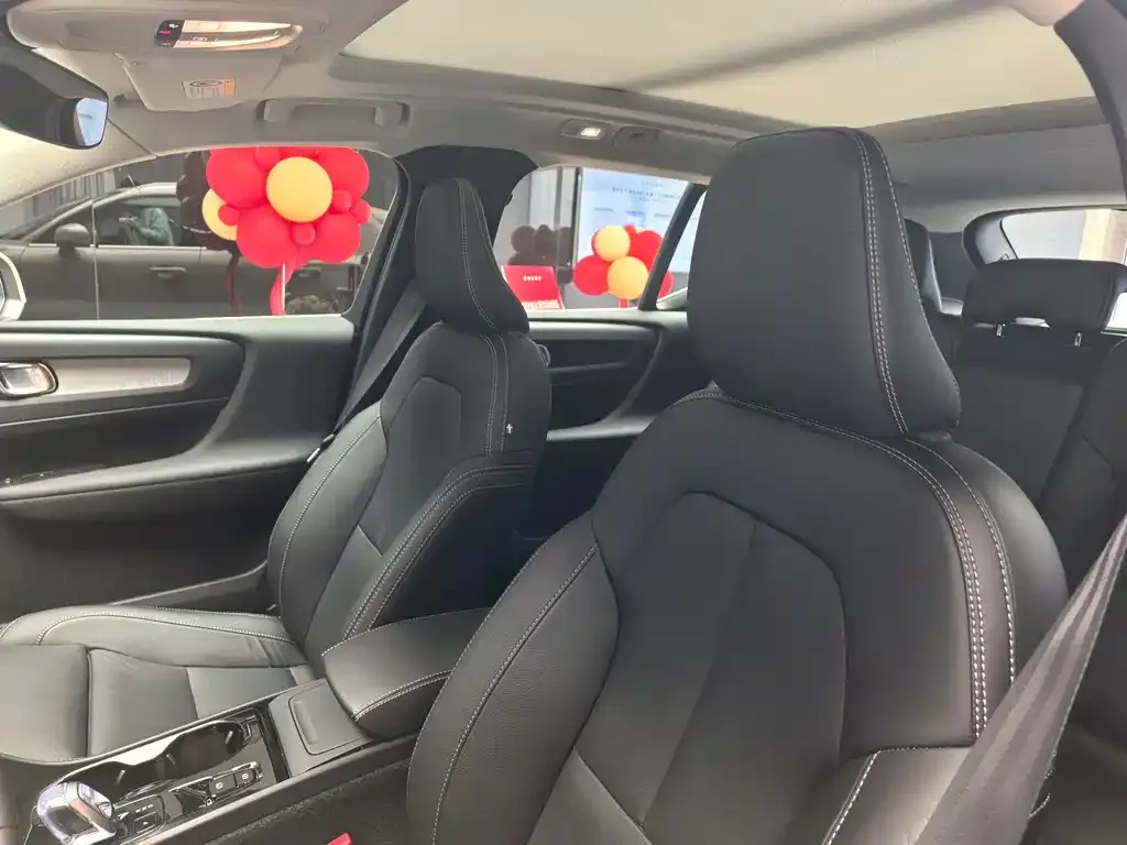 Volvo XC40 2024 из CN, фото 3