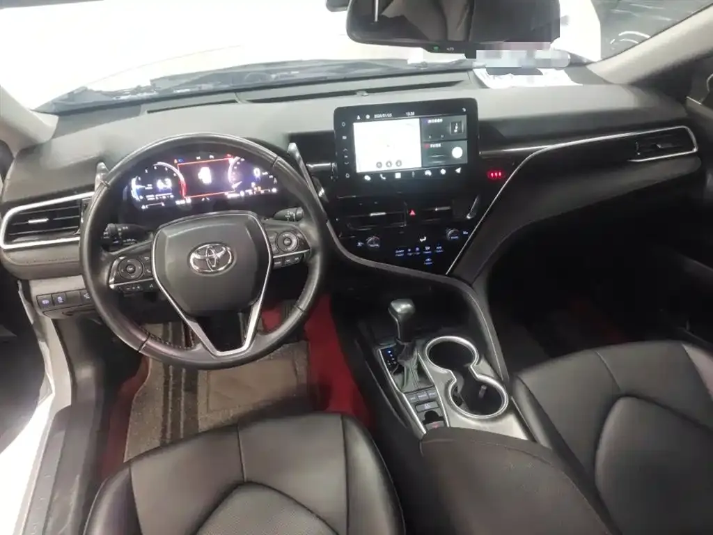 Toyota Camry 2023 из CN, фото 2
