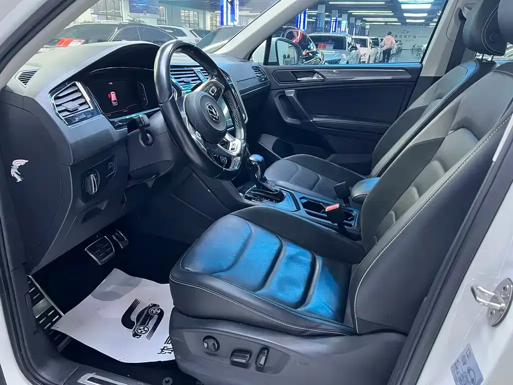 Volkswagen Tiguan L 2021 из CN, фото 3
