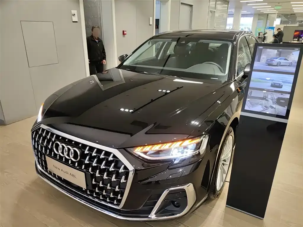 Audi A8 2025 из CN, фото 2