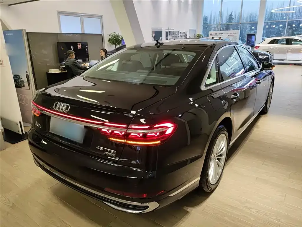 Audi A8 2025 из CN, фото 7