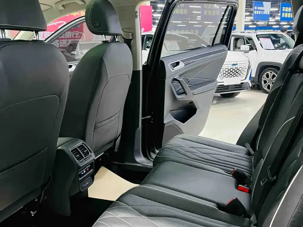 Volkswagen Tiguan L 2022 из CN, фото 5