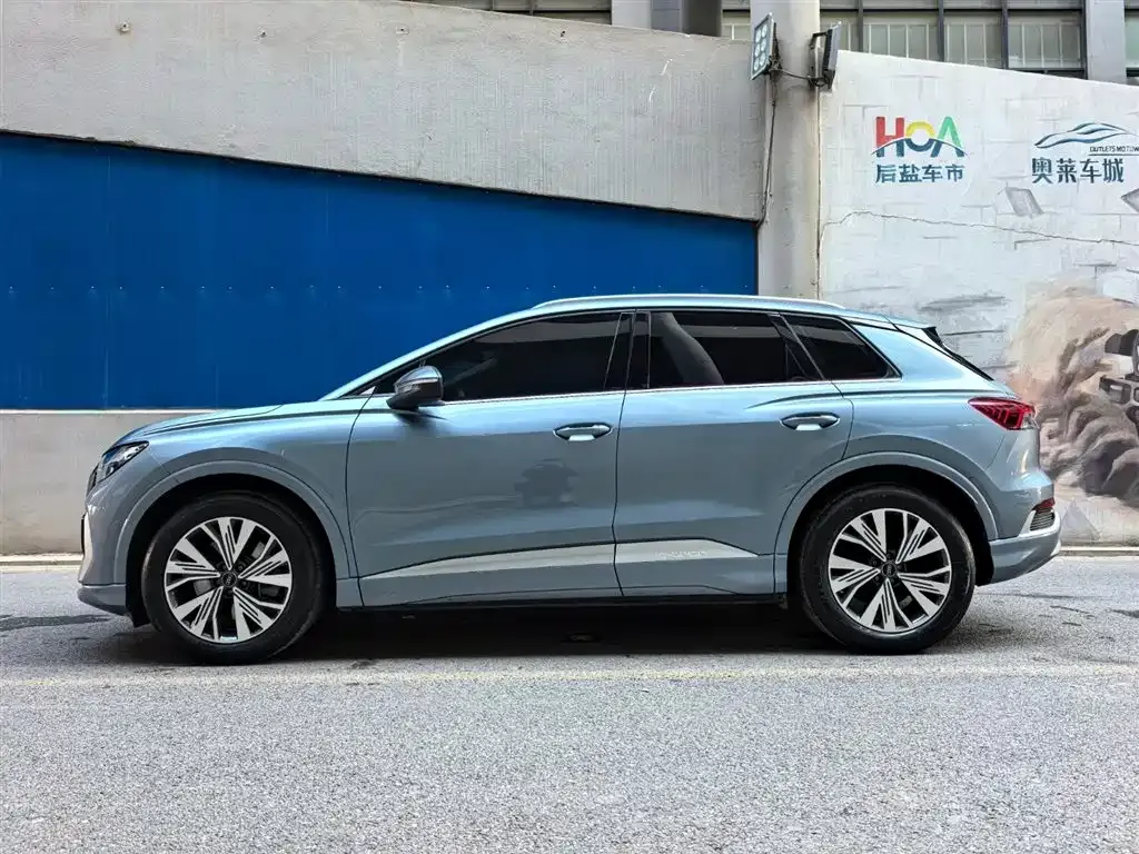 Audi Q4 e-tron — фото 5