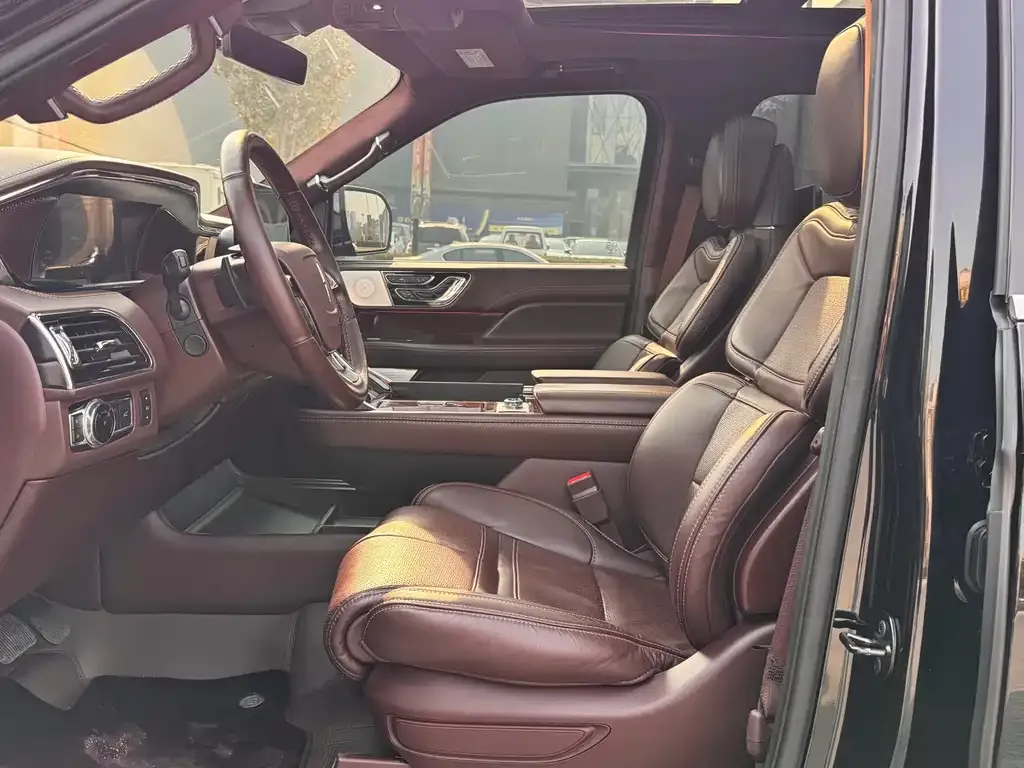 Lincoln Navigator 2021 из CN, фото 4