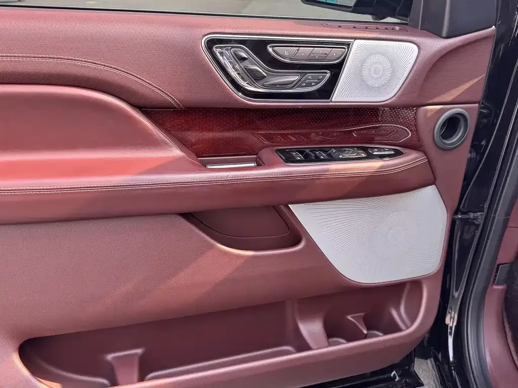 Lincoln Navigator 2021 из CN, фото 10