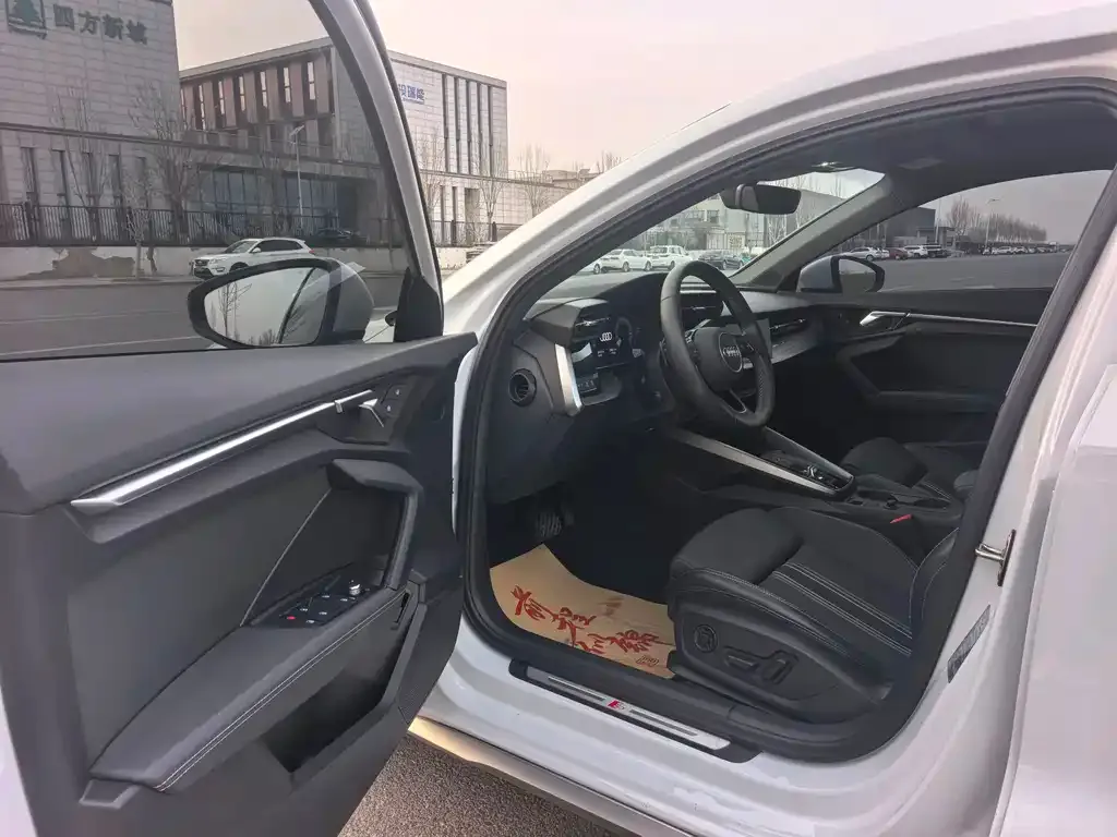 Audi A3 2023 из CN, фото 5