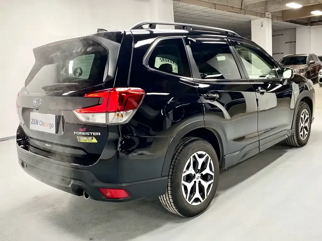 Subaru Forester 2023 из CN, фото 7