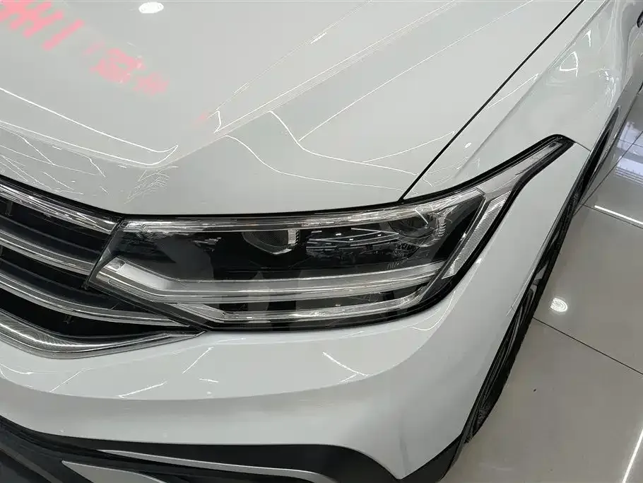 Volkswagen Tiguan L 2023 из CN, фото 10