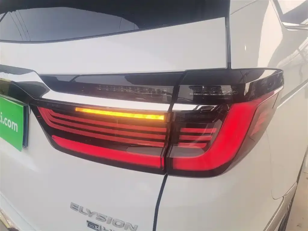 Honda Elysion 2022 из CN, фото 7