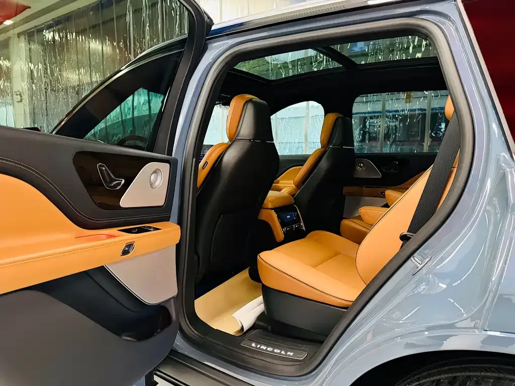 Lincoln Aviator 2025 из CN, фото 6