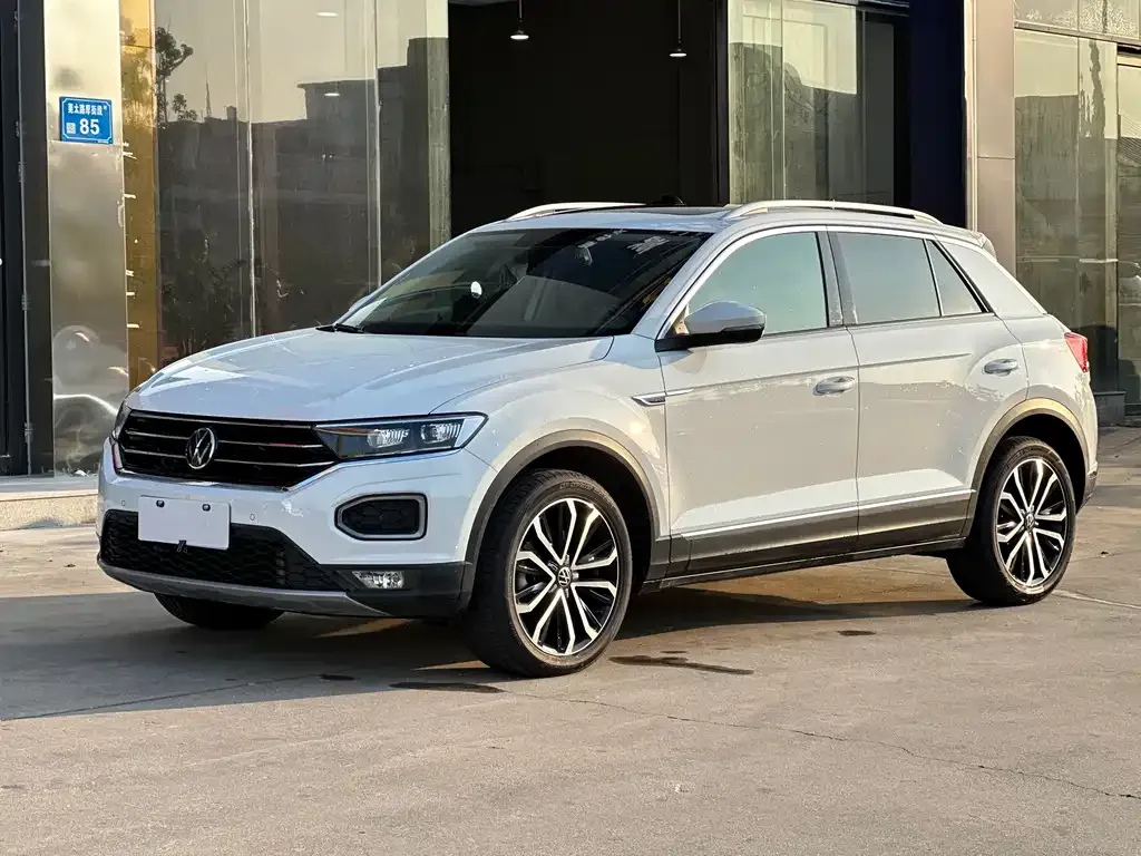 Volkswagen T-Roc — фото 1