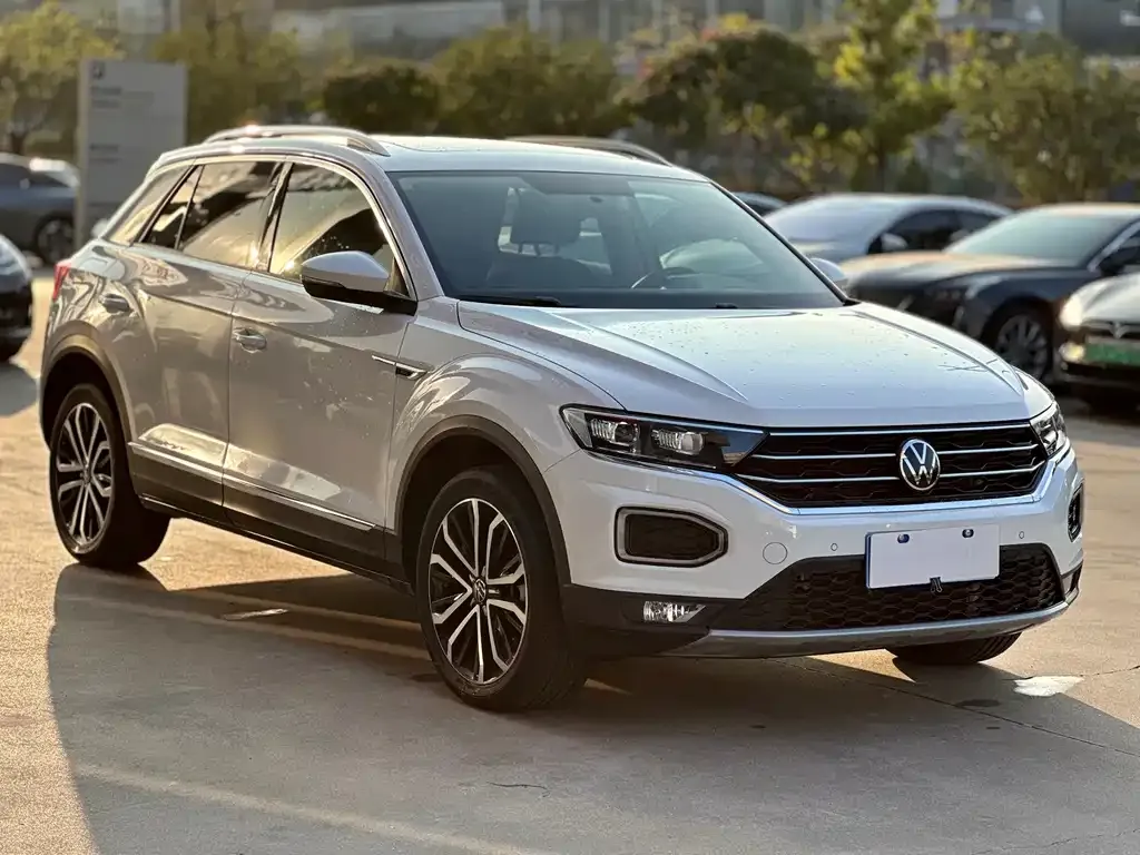 Volkswagen T-Roc — фото 8