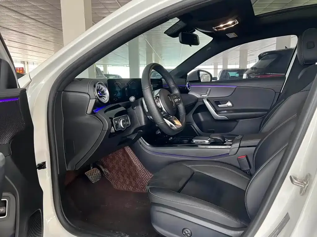 Mercedes-Benz A-Class 2023 из CN, фото 7