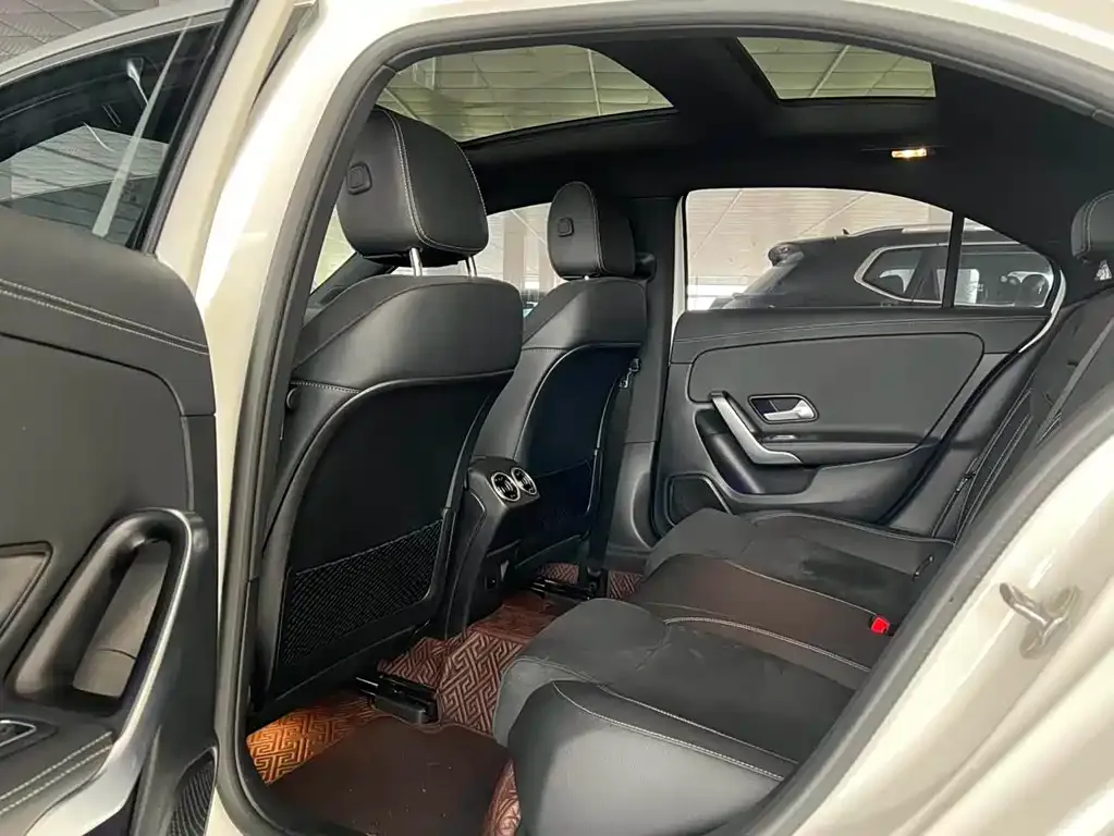 Mercedes-Benz A-Class 2023 из CN, фото 2