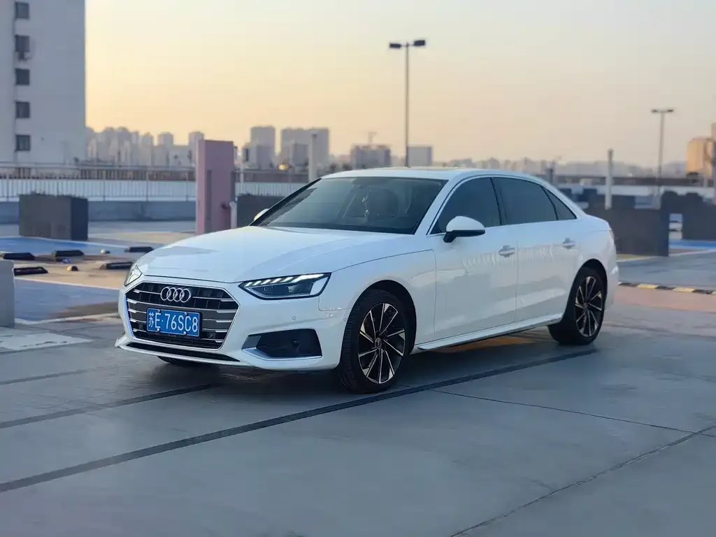 Audi A4L 2022 из CN, фото 1