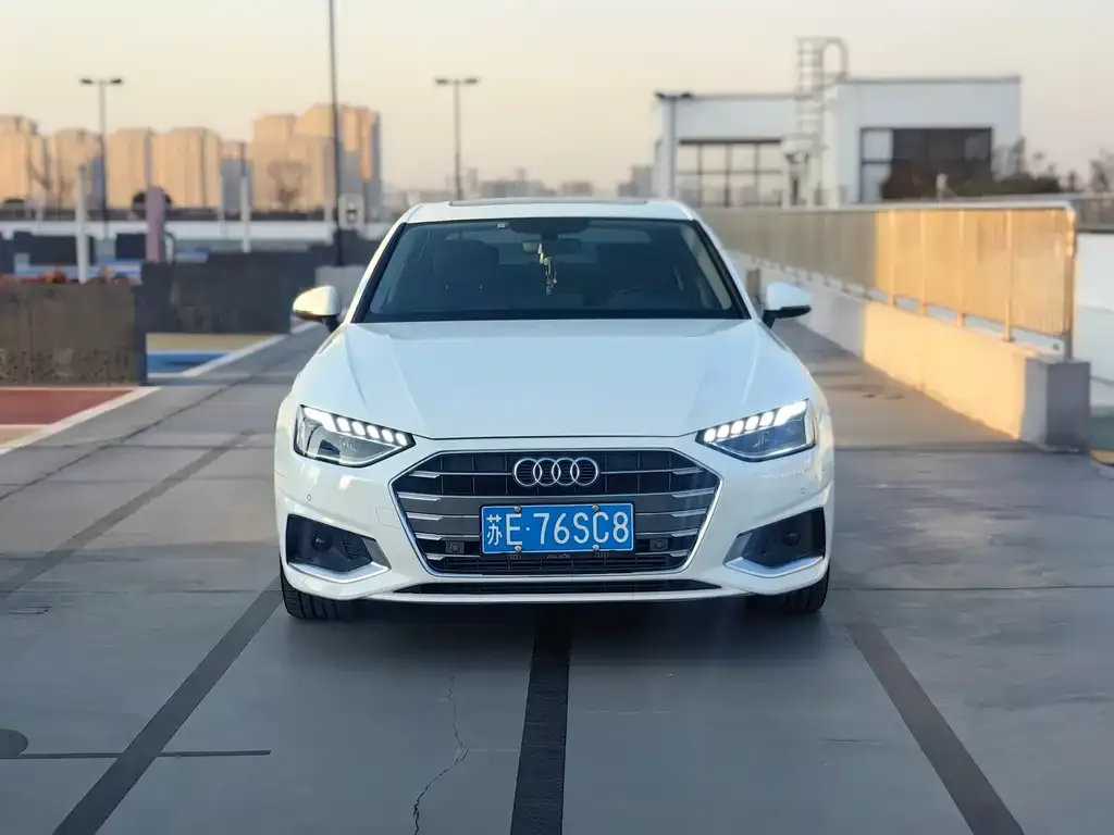 Audi A4L 2022 из CN, фото 4