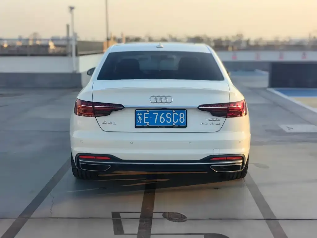 Audi A4L 2022 из CN, фото 6