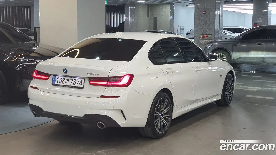 BMW 3-Series 2022 из KR, фото 2