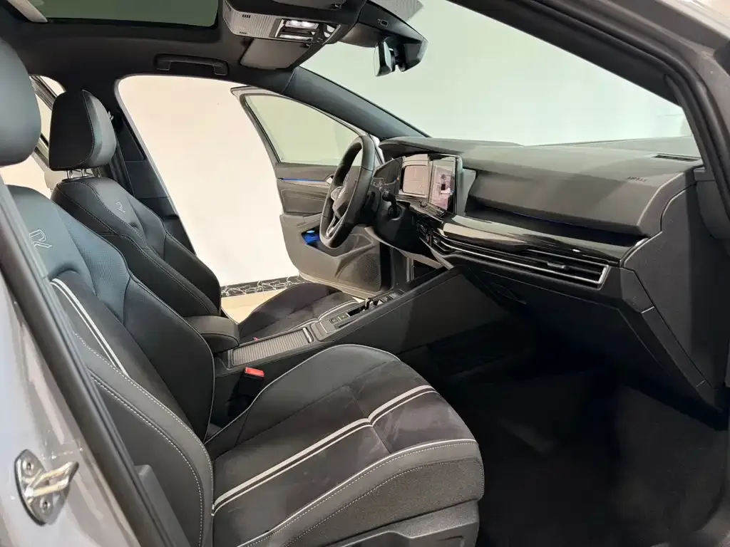 Volkswagen Golf 2022 из CN, фото 6