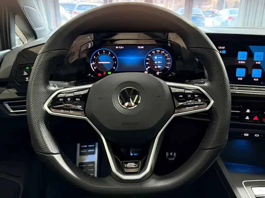 Volkswagen Golf 2022 из CN, фото 10