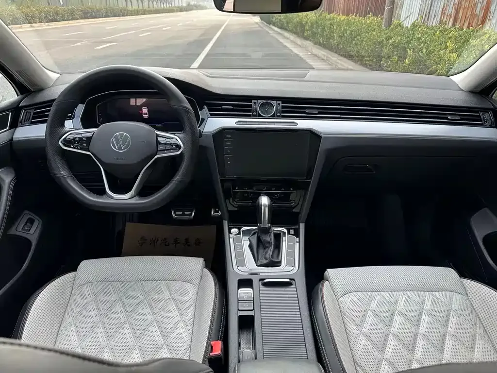 Volkswagen Magotan 2023 из CN, фото 4