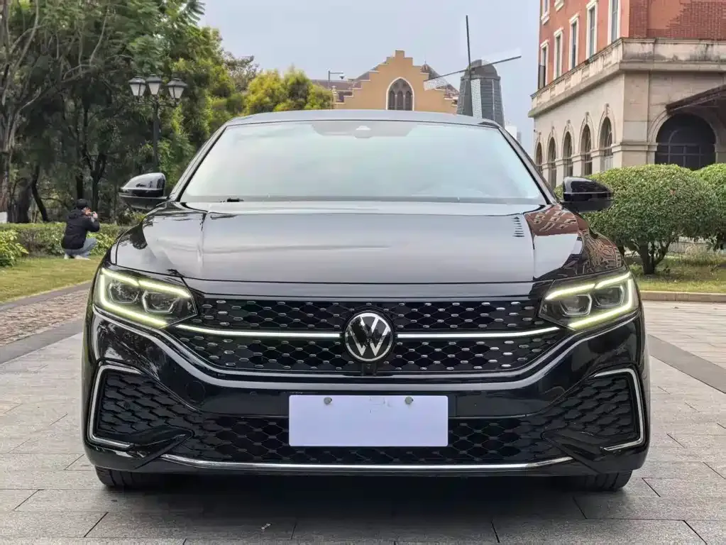 Volkswagen Passat 2024 из CN, фото 2