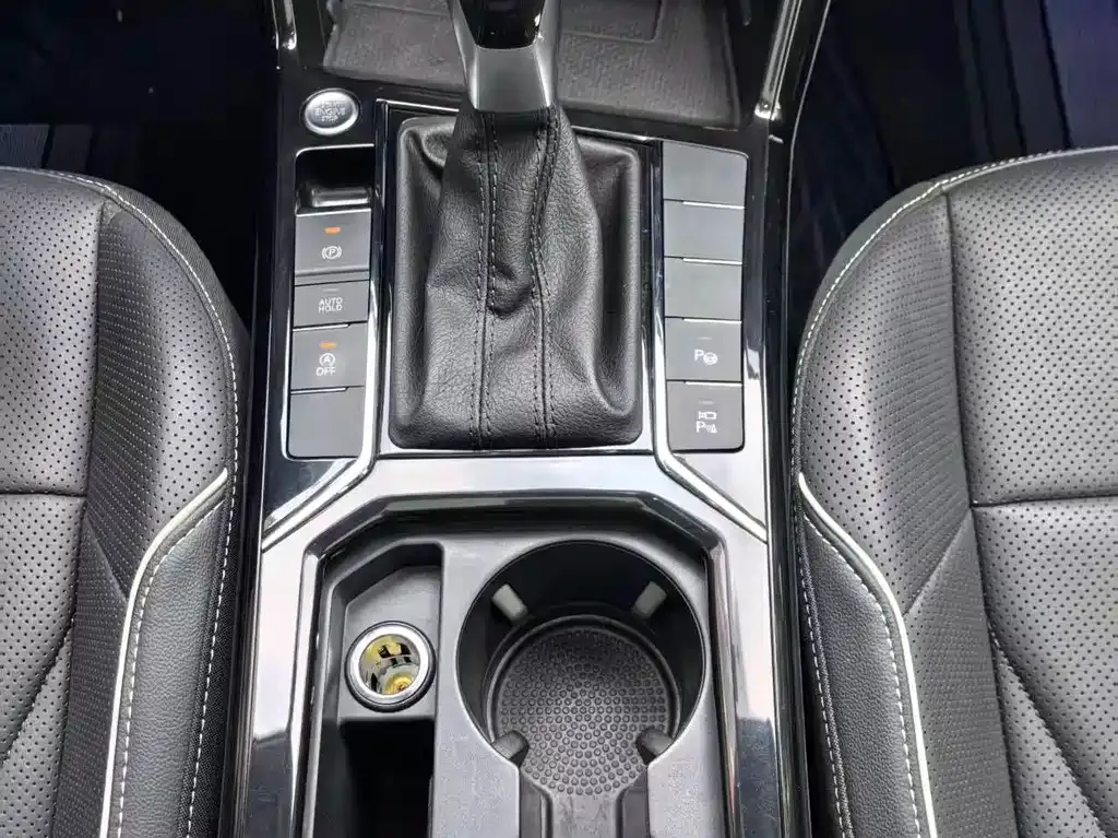 Volkswagen Passat 2024 из CN, фото 3