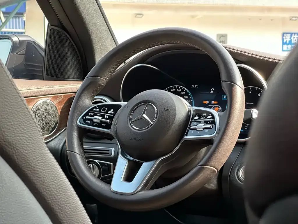 Mercedes-Benz GLC — фото 3